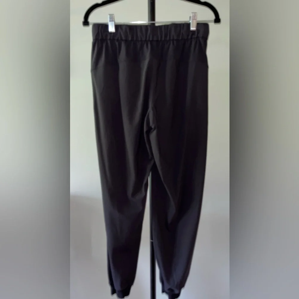 Lululemon On the Fly Jogger *Luxtreme Black | size 6